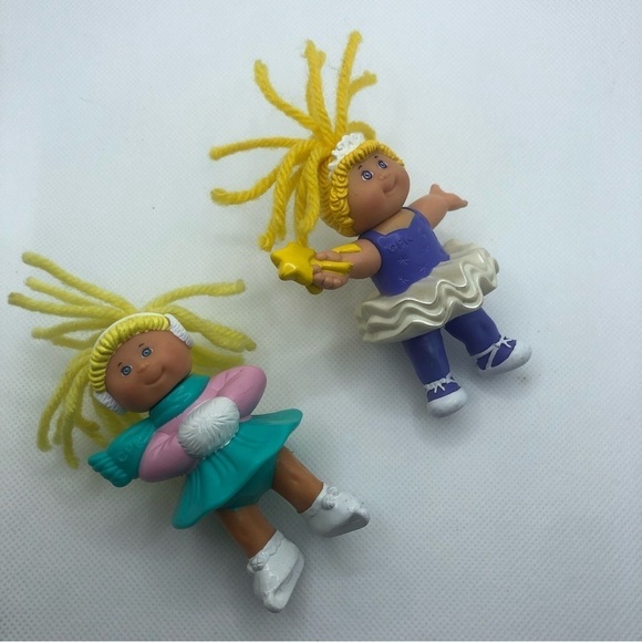 X2 Vintage 90s Cabbage Patch Dolls Figure Skater & Ballerina Mini Toys 3.5” - Picture 1 of 5